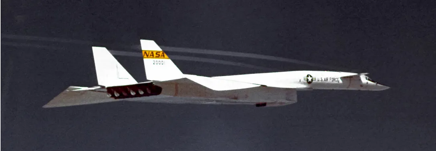 近距离观察被遗忘的3马赫XB-70超级轰炸机“女武神” - 2