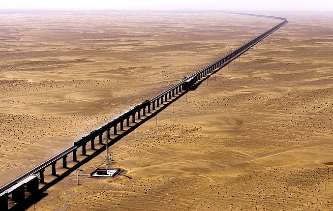 世界首个沙漠铁路环线形成 和若铁路明日开通运营 - 3
