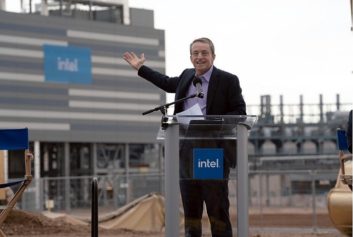 Intel CEO：美国不批520亿美元补贴 就去欧洲建芯片厂 - 1