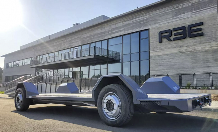 REE公司开始测试用于卡车和巴士的完全模块化电动车底盘 - 1