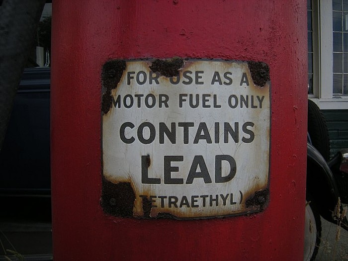 Gas_pump_lead_warning.jpg