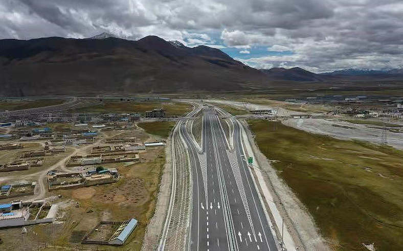 世界上海拔最高的高速公路今天通车 拉萨与那曲车程缩短至3小时 - 2