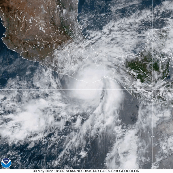 太空镜头下的阿加莎飓风漩涡 - 3