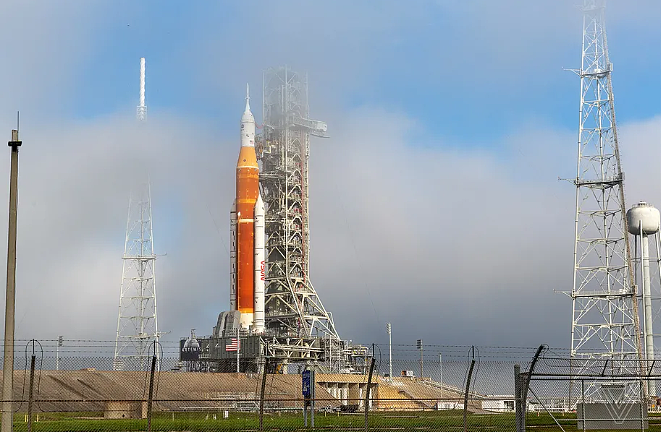 NASA确定SLS火箭测试完成 等待首次发射Artemis I示范任务 - 1