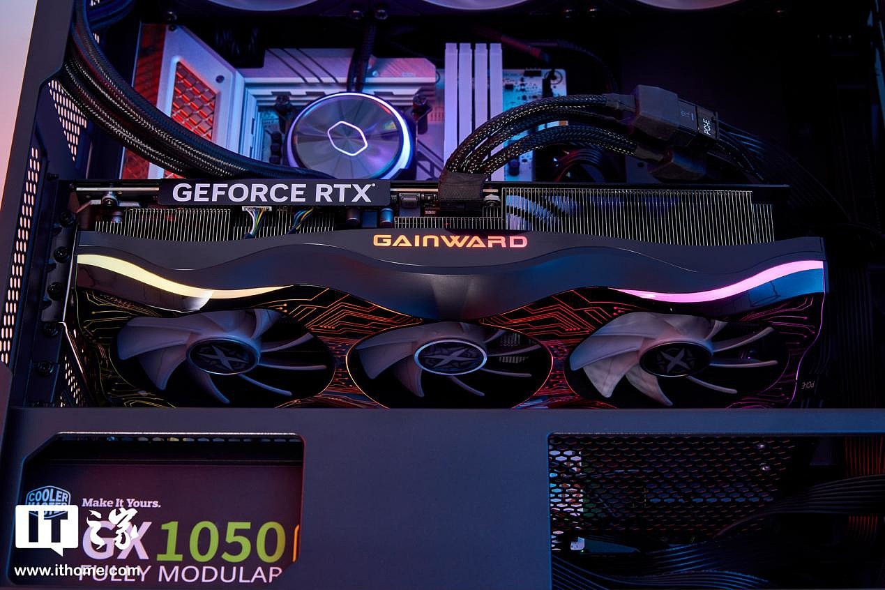 【IT之家开箱】耕升 GeForce RTX 4080 16GB 炫光 SOC 图赏：低调的黑曜石下，是内心澎湃的炫光 - 10