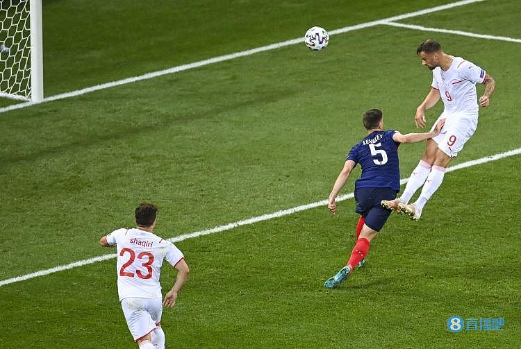 塞费罗维奇力压朗格莱头球破门，法国0-1落后瑞士 - 1