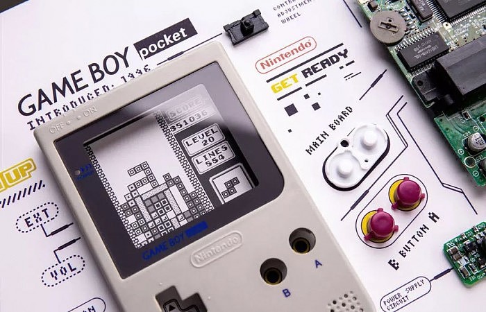 Grid Studio​：将iPhone、Game Boy等旧产品创作为艺术品 - 3