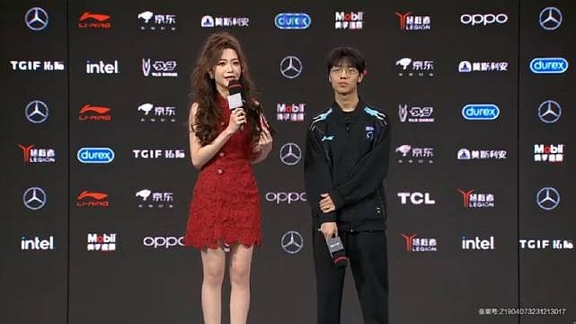TT赛后采访QiuQiu：我们比赛的时候敢打敢拼 不会输给任何队伍 - 1