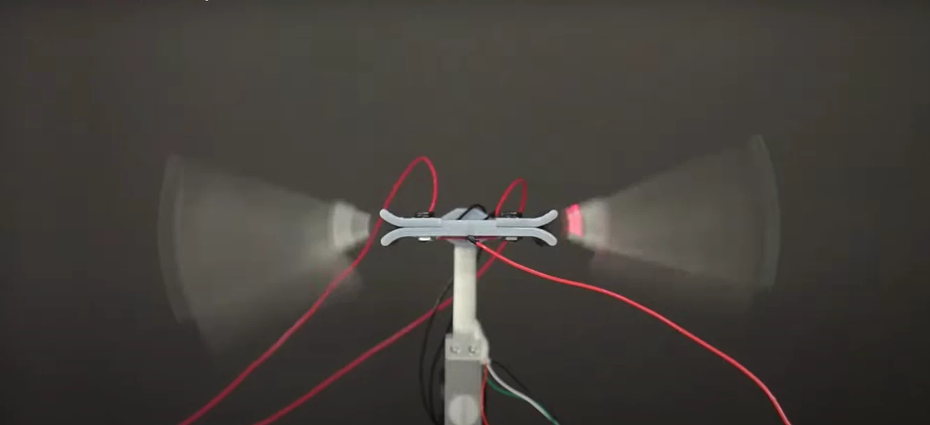 [视频]蜻蜓大小的LAZA扑翼无人机比昆虫更有效率地扇动翅膀 - 1