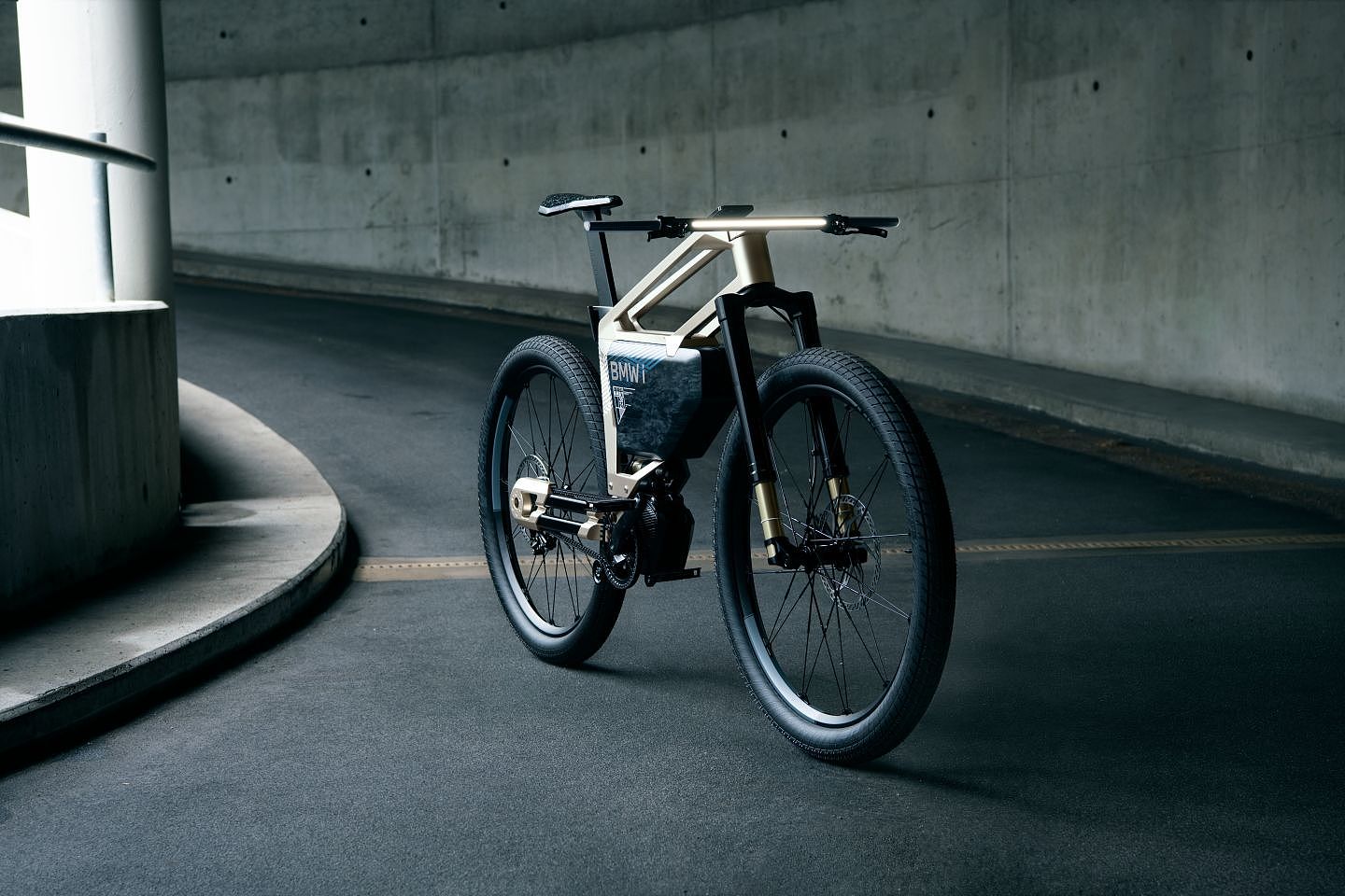 着眼电动自行车和摩托的未来移动：宝马展示两款电动摩托概念车 - 2