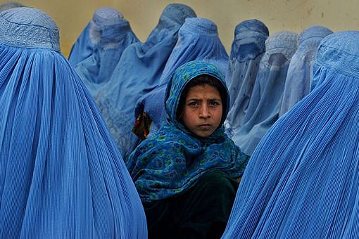 阿富汗罩袍为什么是蓝色的 - 3