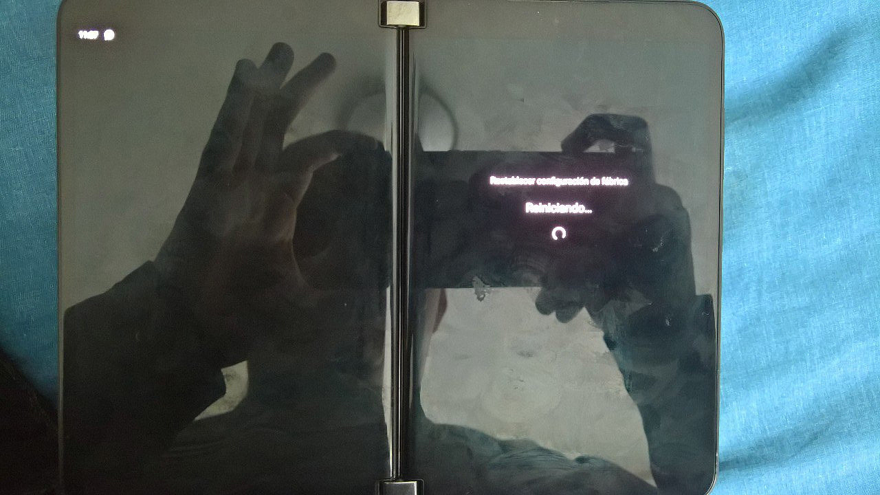 Surface Duo 手机用户反馈安装 5 月更新后，设备变砖、随机重启 - 2