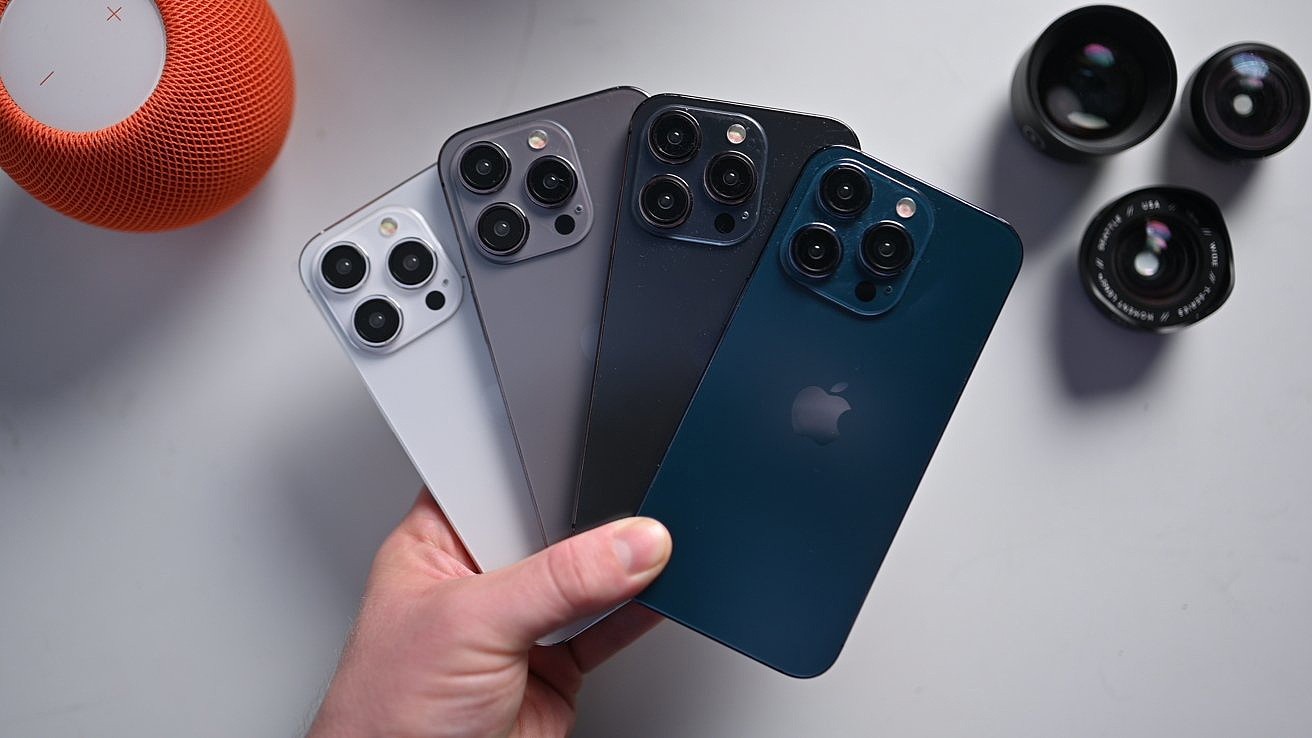 苹果四款 iPhone 15 机模上手：标准版色调更淡、Pro 版主打蓝色 - 8