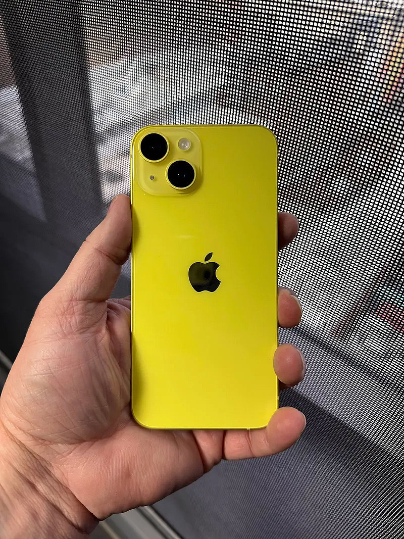 黄色版 iPhone 14/14 Plus 手机开箱视频和图片上手 - 6