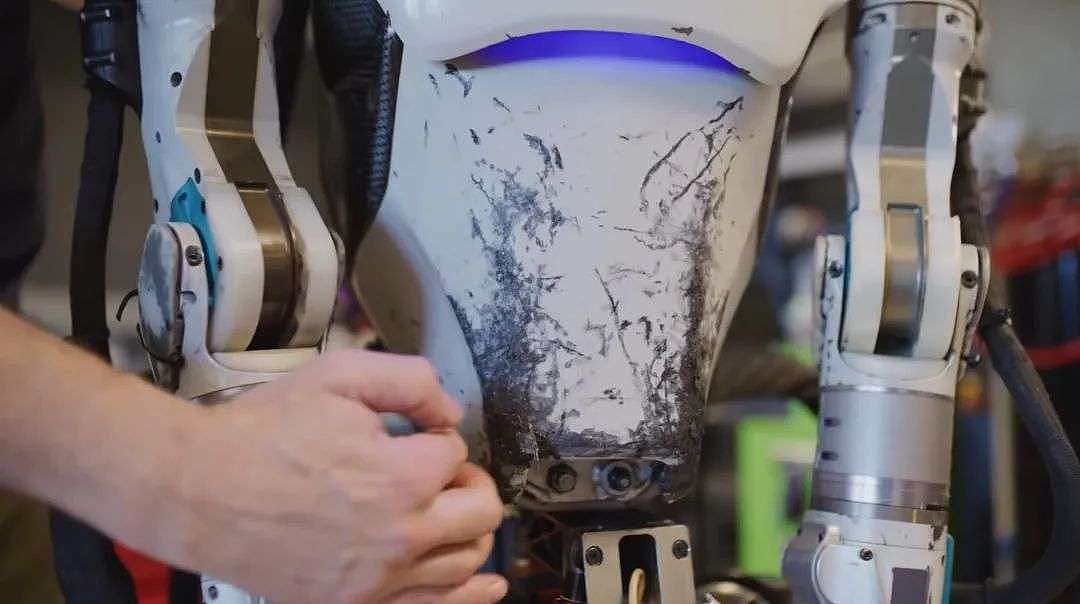 波士顿动力机器人如何“成精”？深扒跑酷王Atlas六年进化 - 21
