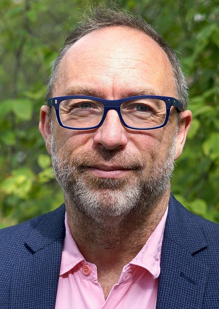 800px-Jimmy_Wales_-_August_2019_(cropped).jpg