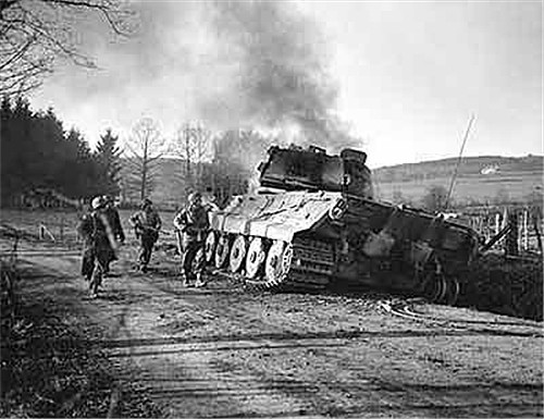 1944年12月16日：二战阿登战役爆发 - 2
