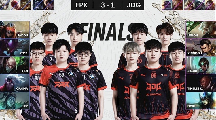 英雄联盟手游总决赛：FPX4-1JDG，打野0711赛点局螳螂五杀 - 15