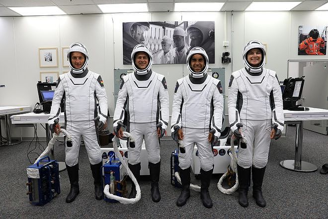 为接Crew-2机组人员返回地球 SpaceX载人发射第四次推迟 - 1
