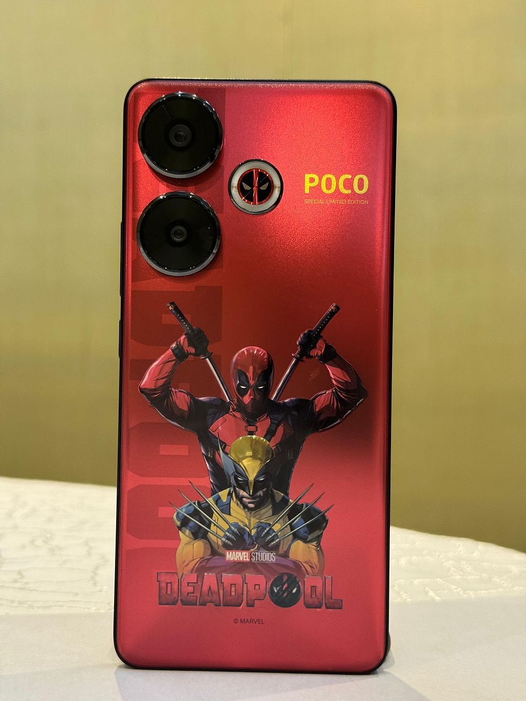 死侍限量版小米 POCO F6 5G 手机真机曝光 - 6