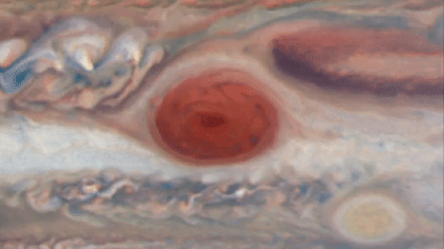 这是一幅持续23秒木星大红斑循环视频，是由哈勃太空望远镜观测数据制作的，代表了大约10个地球小时(或者一个木星日)的活动。
