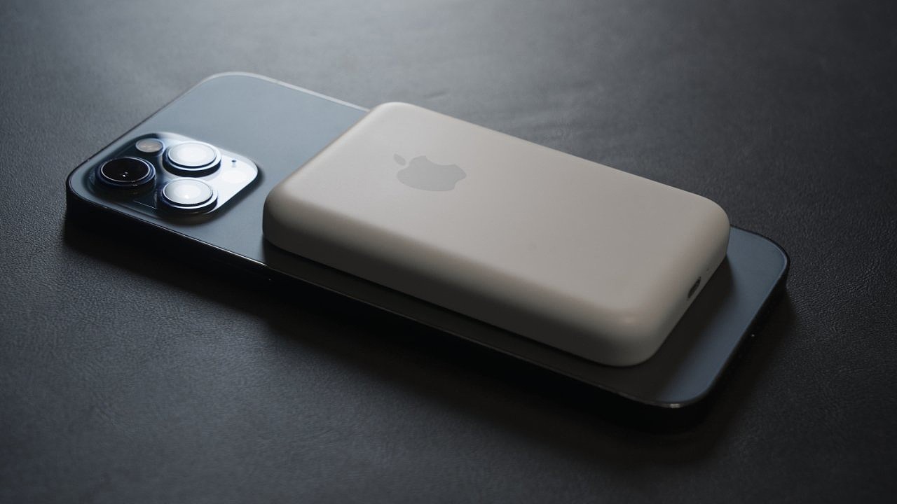 第二代 MagSafe 外接电池要来，iOS 17 代码发现两款配件 - 2