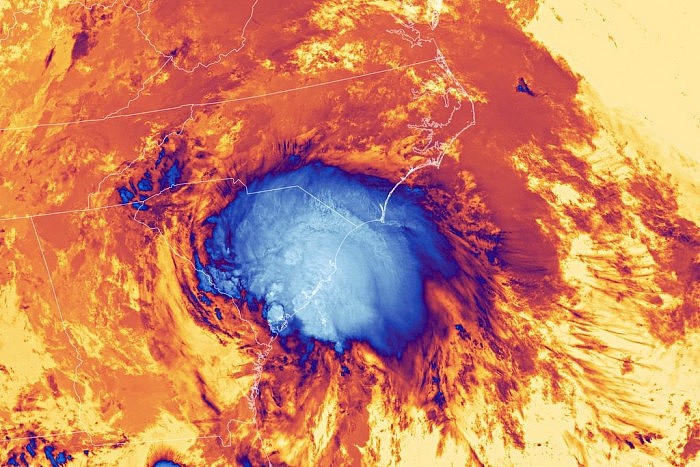 卫星图显示热带风暴“艾尔莎”正登陆美国东南部 - 1