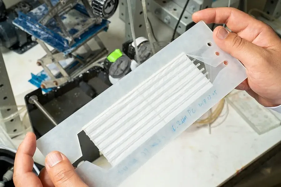MIT研发新型海水淡化便携装置：无需过滤器 少量电力就可驱动 - 3