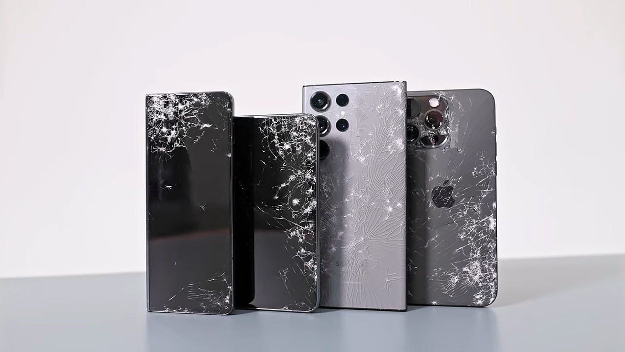 iPhone 15 Pro Max 在内，2023 年度四款最贵旗舰手机耐用性测试 - 2