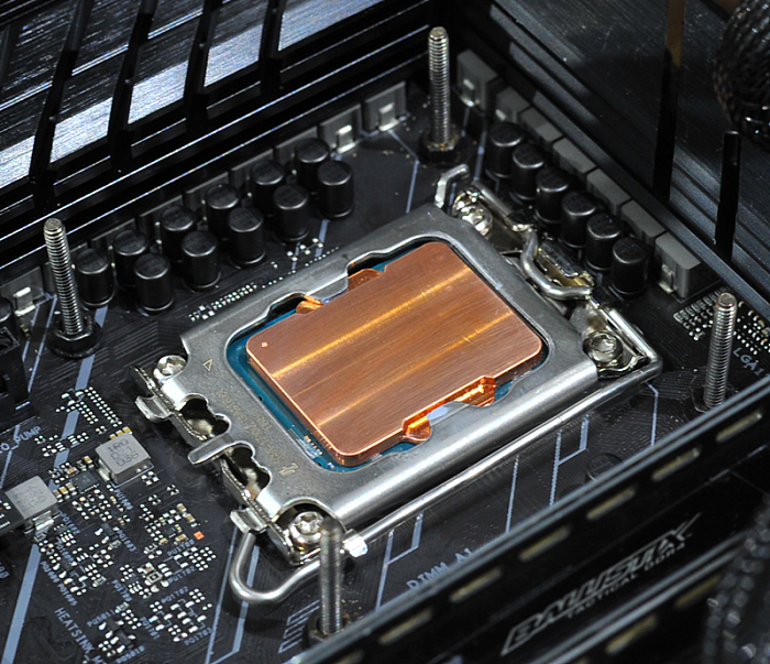 Intel 12代酷睿换上纯铜散热顶盖：温度骤降15℃ - 1