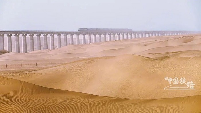世界首个沙漠铁路环线 和田至若羌铁路6月16日开通运营 - 3