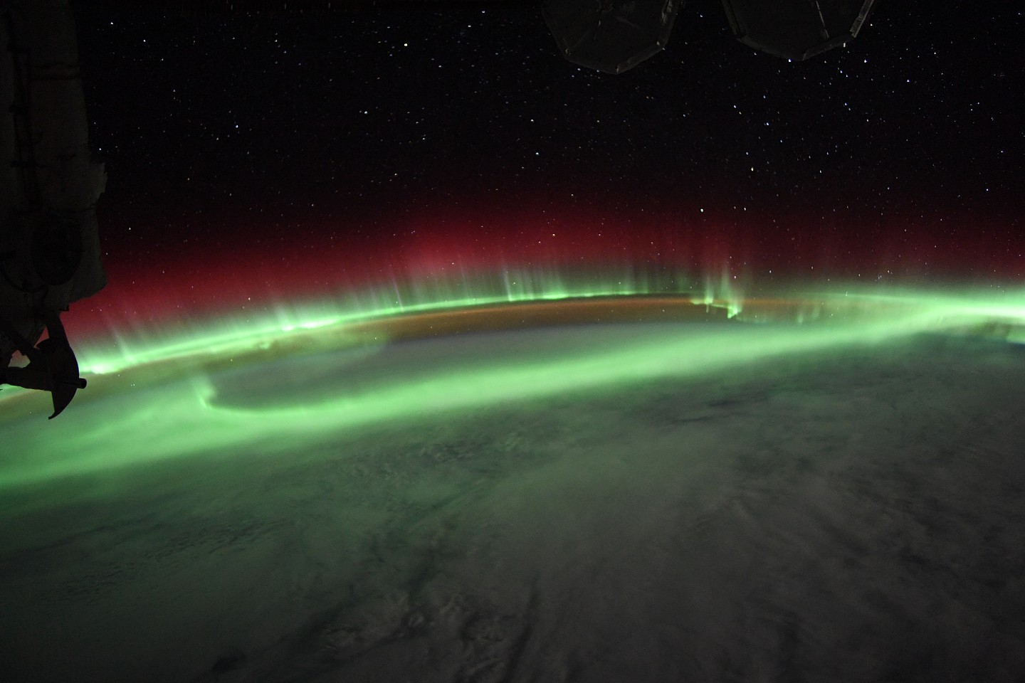 NASA宇航员分享从太空拍摄的壮丽绿色极光景象 - 5
