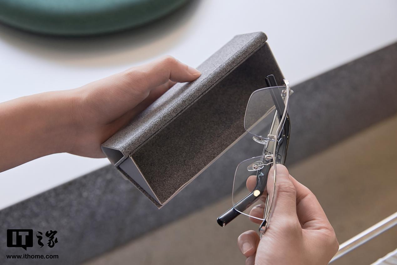【IT之家开箱】华为智能眼镜 2 即将开售：来看看预售断货的钛空款有多美 - 12