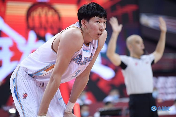 澎湃新闻：周琦退出赛季伤害中国篮球？这种“拔高”没必要 - 3