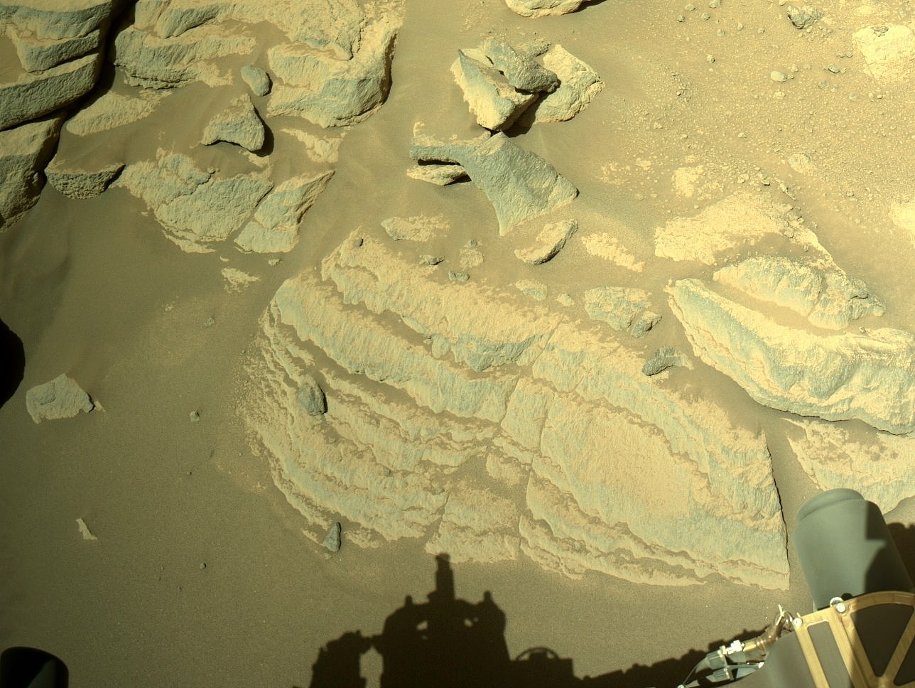 一个分层岩石被NASA视为潜在的火星岩石样本采样点 - 1