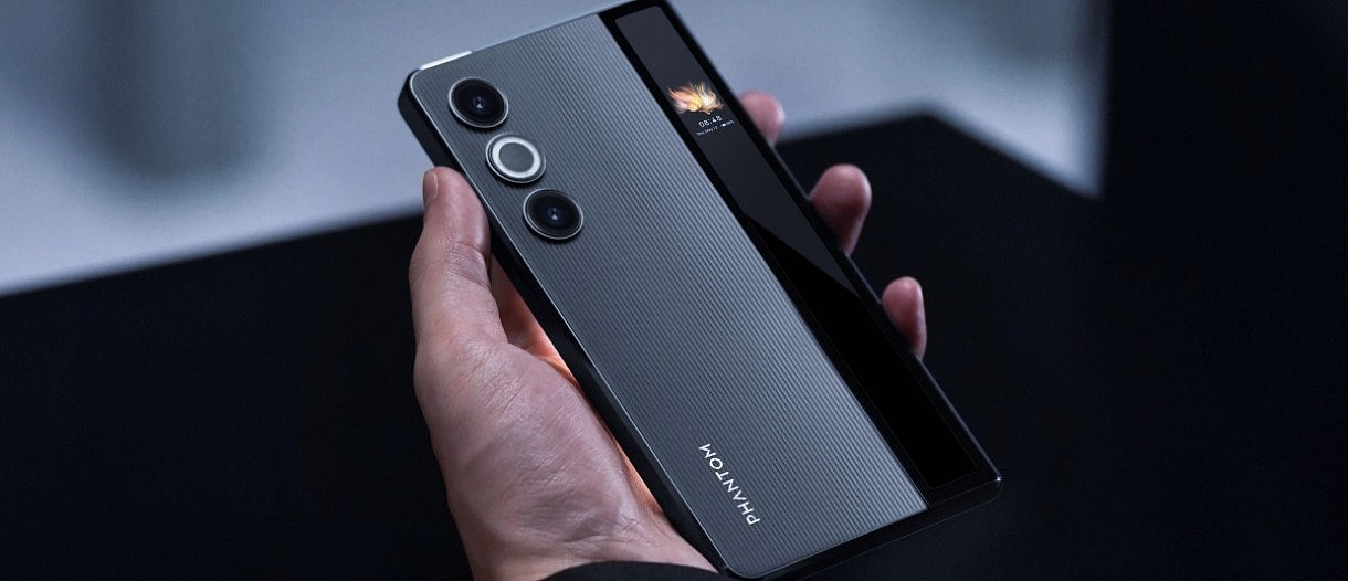 传音 Tecno 发布卷轴屏概念手机 PHANTOM Ultimate，6.55 英寸扩展至 7.11 英寸 - 6