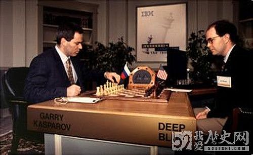 象棋冠军卡斯帕罗夫与“深蓝”的较量 - 1