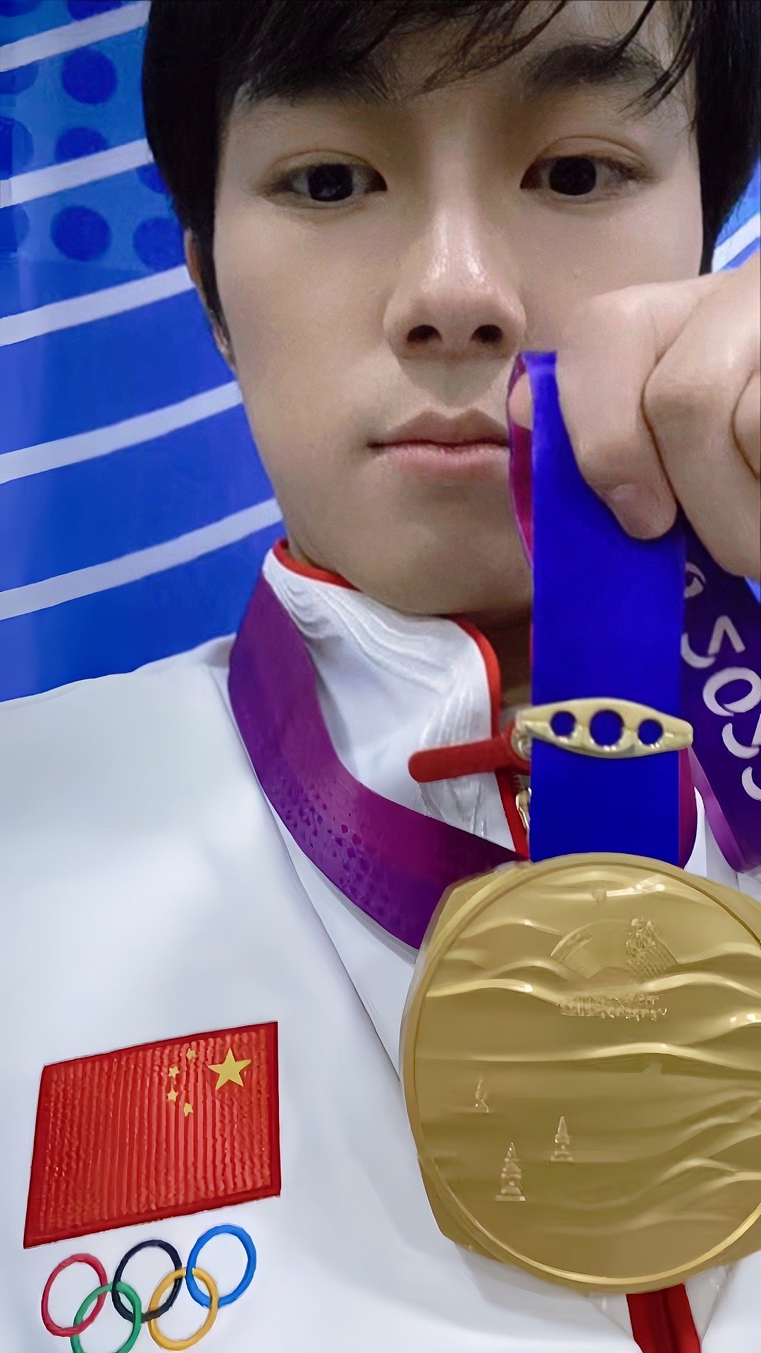 金牌辅助！广州TTG分享选手照片：阿豆正在炫耀他的亚运金牌！ - 1