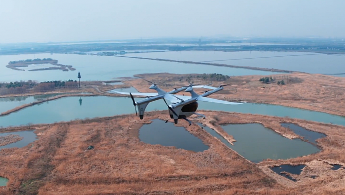 峰飞公布首款载人飞行器 首次eVTOL升空和巡航过渡测试展示 - 2