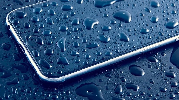 41612-80697-iphone-water-xl.jpg