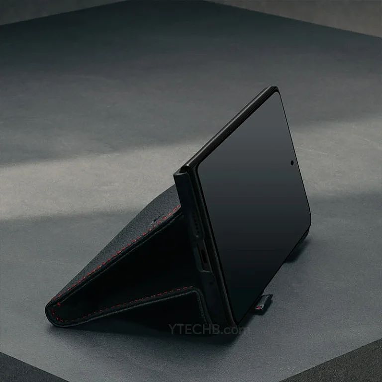 谷歌 Pixel 9 Pro Fold 手机壳曝光：外屏 6.4 英寸、内屏 8.02 英寸 - 1