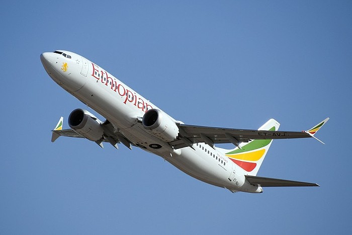 1024px-Ethiopian_Airlines_ET-AVJ_takeoff_from_TLV_(46461974574)_retusche.jpg