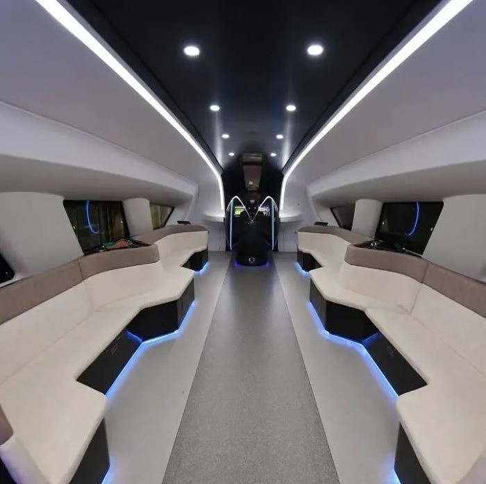全球首列时速600公里高速磁悬浮列车搭载京东方智慧视窗 - 2