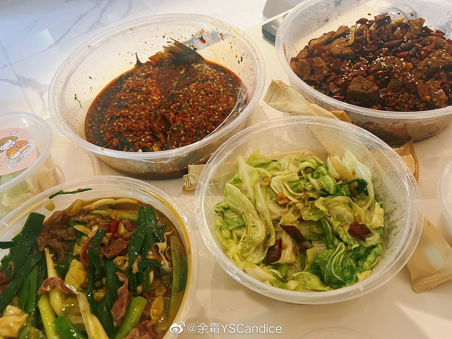 余霜分享管泽元出差前最后一顿：四菜全是辣椒！辣子鸡+鱼+包菜 - 2
