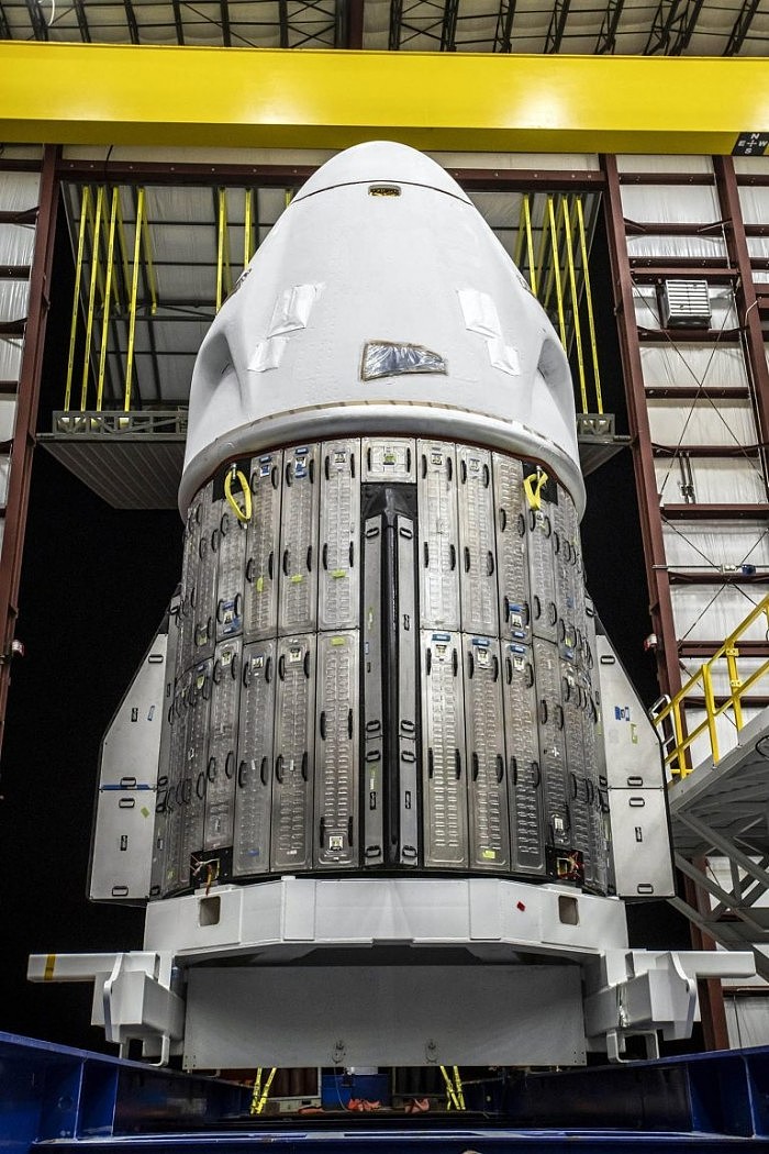 SpaceX-Crew-4-Dragon-in-Hangar-768x1152.jpg