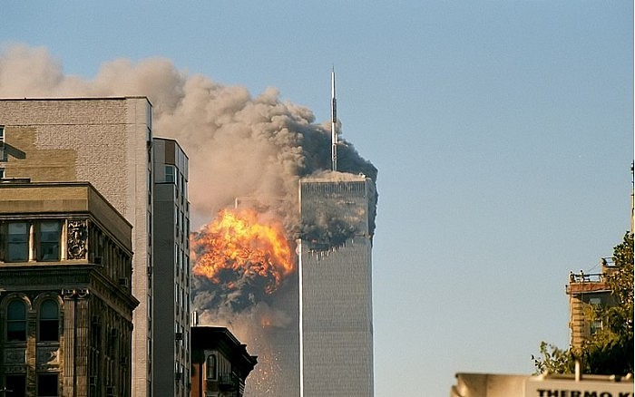 800px-UA_Flight_175_hits_WTC_south_tower_9-11.jpeg