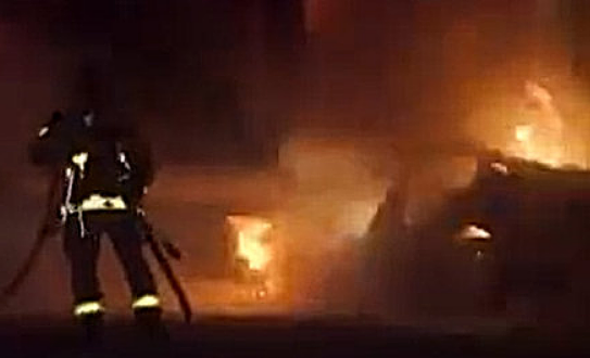 美国加州一辆特斯拉Model S起火爆炸 响声震天 - 3