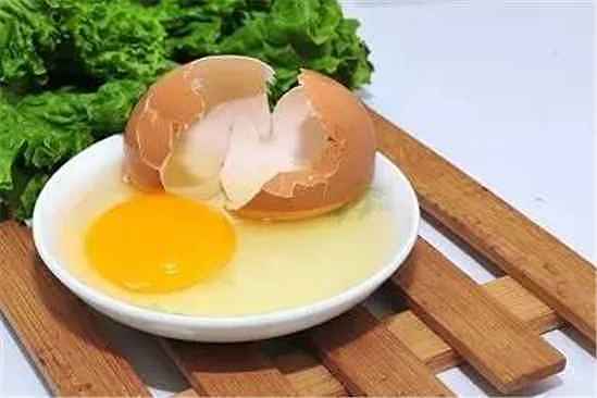 鸡蛋洗头发可以解决头发枯燥吗 鸡蛋洗头用蛋黄吗 - 2