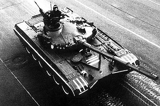 苏/俄-T80是世界上最矮的坦克吗?坦克设计那么矮有什么优势? - 3