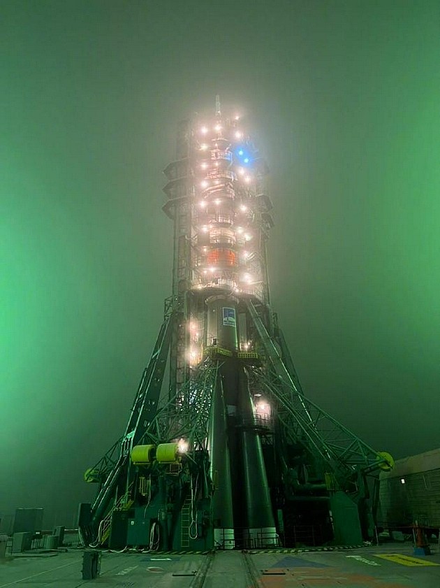 今天的哈萨克斯坦拜科努尔发射场，被浓雾笼罩的用于发射前泽友作乘坐的联盟MS-20飞船的联盟2.1a火箭。
